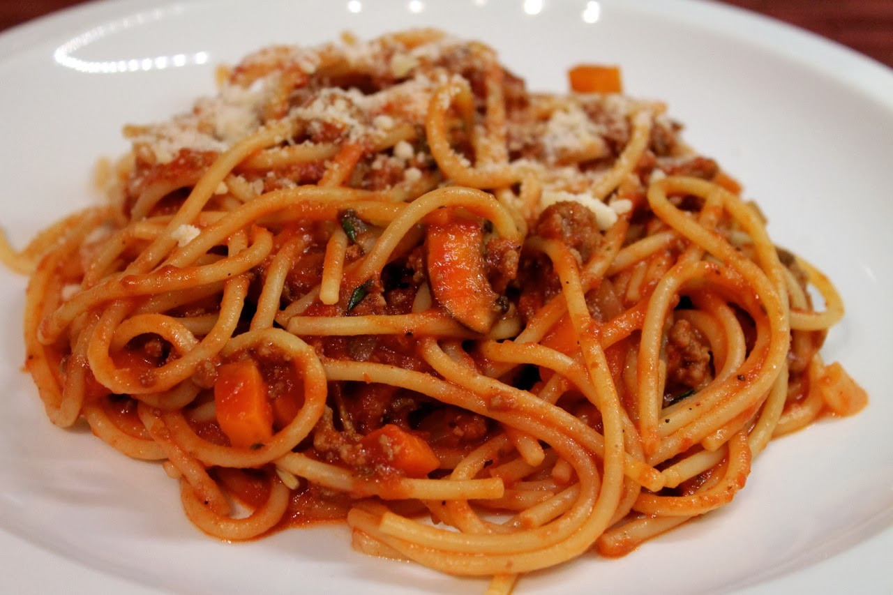Meat Sauce Spaghetti
 Cook In Dine Out Spaghetti with Meat Sauce
