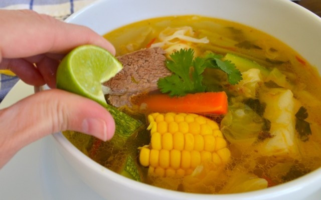 Mexican Beef Soup
 Caldo de Res Mexican Beef and Ve able Soup