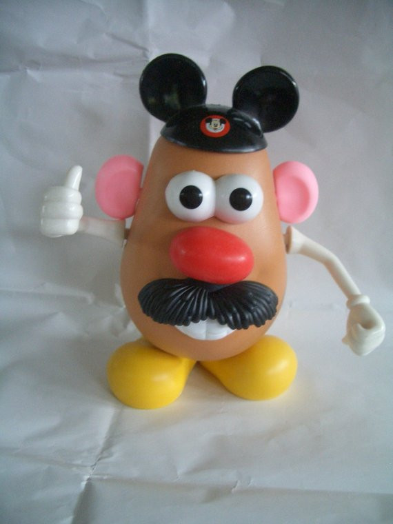 Mickey Rooney'S Potato Fantasy
 Minnie Mouse Toy Box