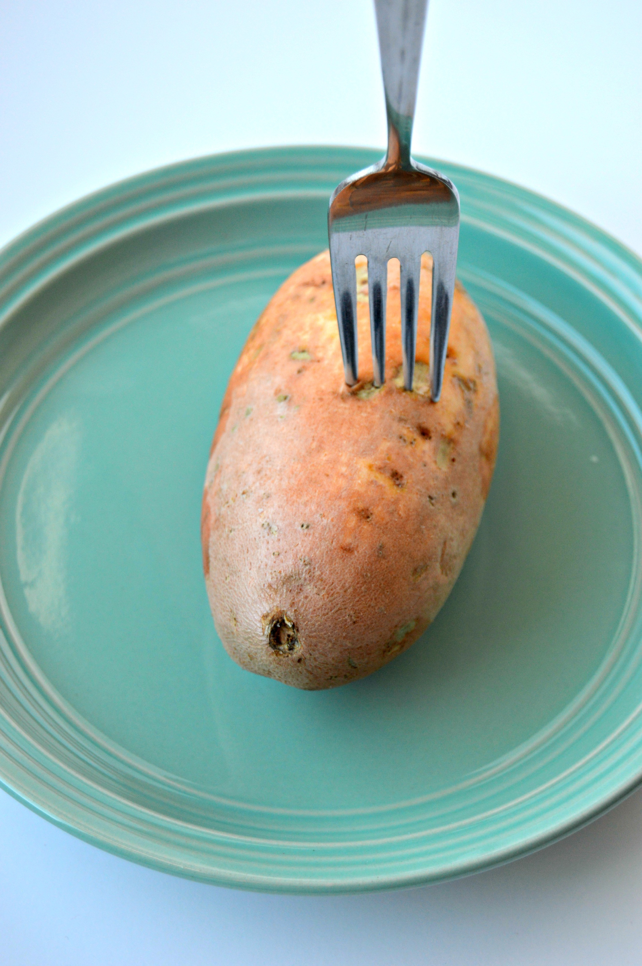 Microwave Sweet Potato
 How to Make a Baked Sweet Potato in the Microwave Clean