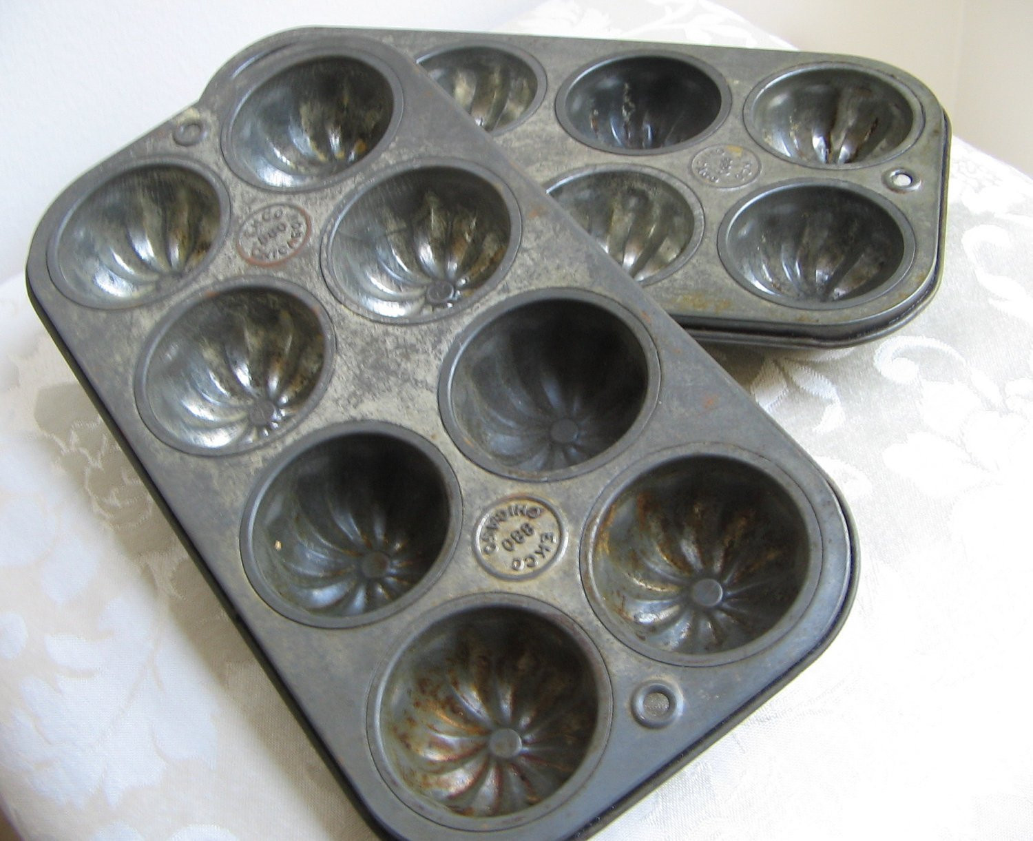 Mini Bundt Cake Pan
 Vintage EKCO Baking Pan Mini Bundt Muffin Tin Rustic