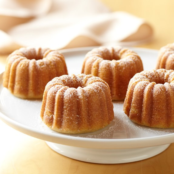 Mini Bundt Cake Pan
 Nordic Ware Mini Bundt Cake Pan