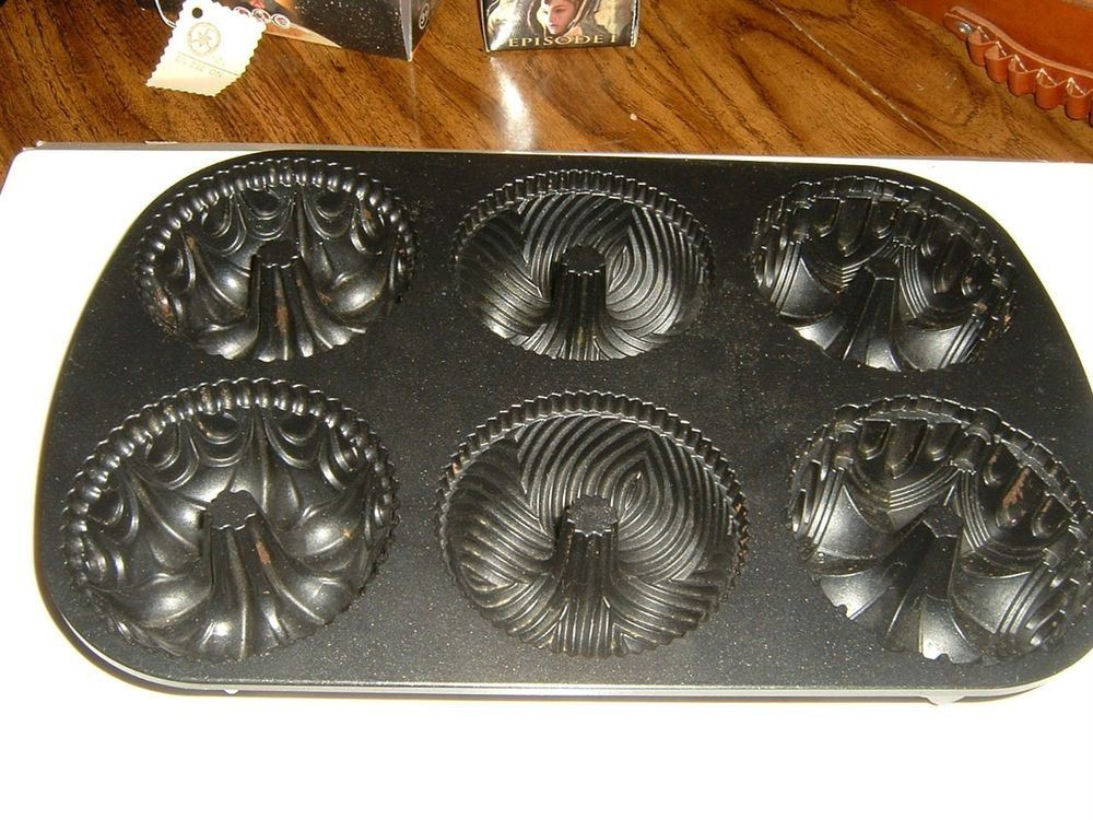 Mini Bundt Cake Pan
 Nordic Ware Cast Aluminum Garland Mini Bundt Muffin Cake