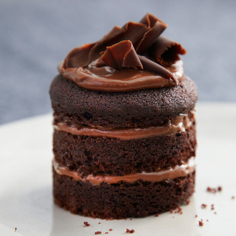 Mini Chocolate Cake
 Mini Chocolate Mud Cakes With Salted Caramel Chocolate