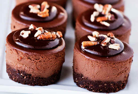 Mini Chocolate Cake
 Raw Mini Chocolate Cream Cakes [Vegan] e Green