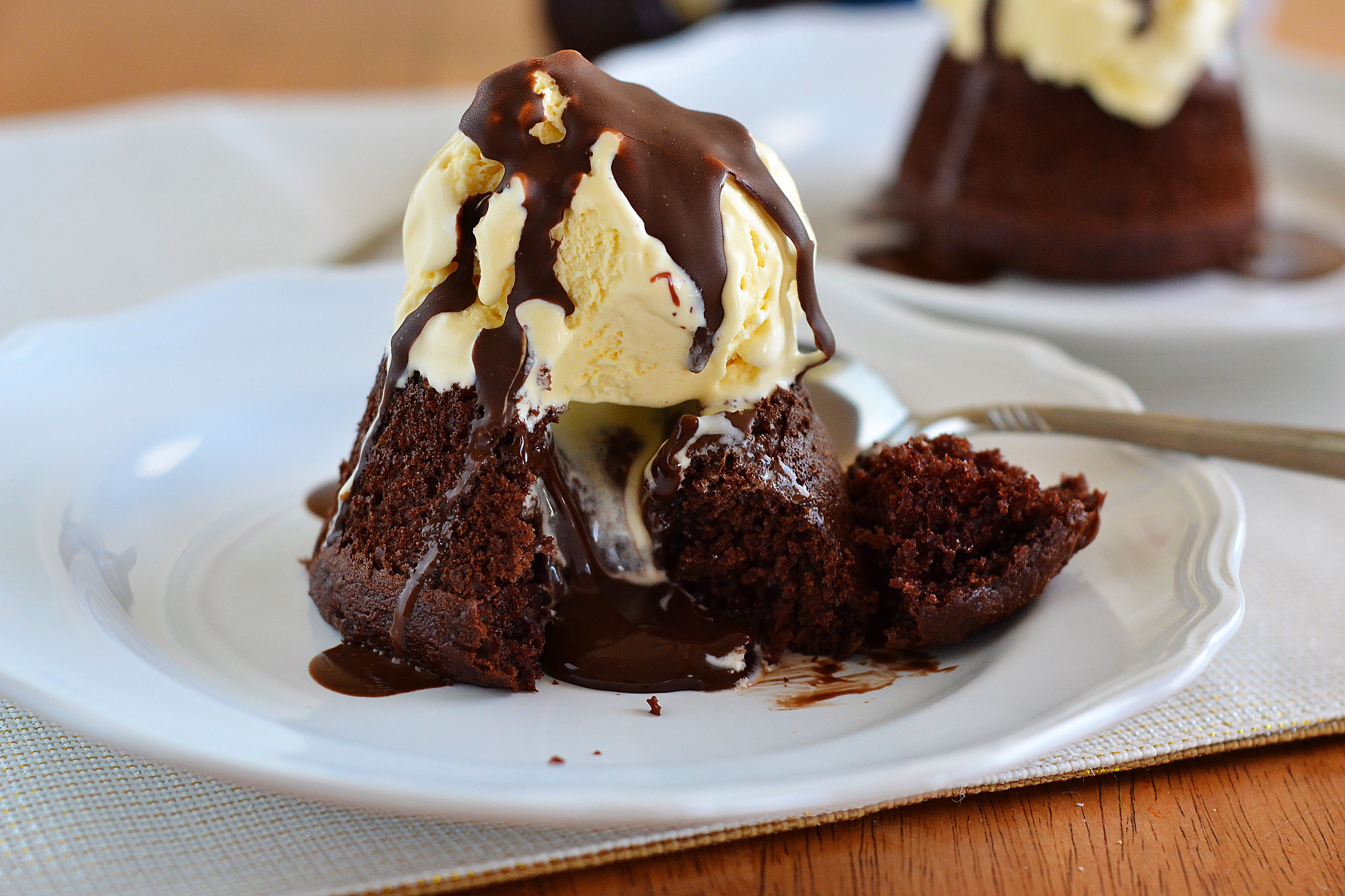 Molten Chocolate Cake
 Easy Chocolate Molten Lava Cakes