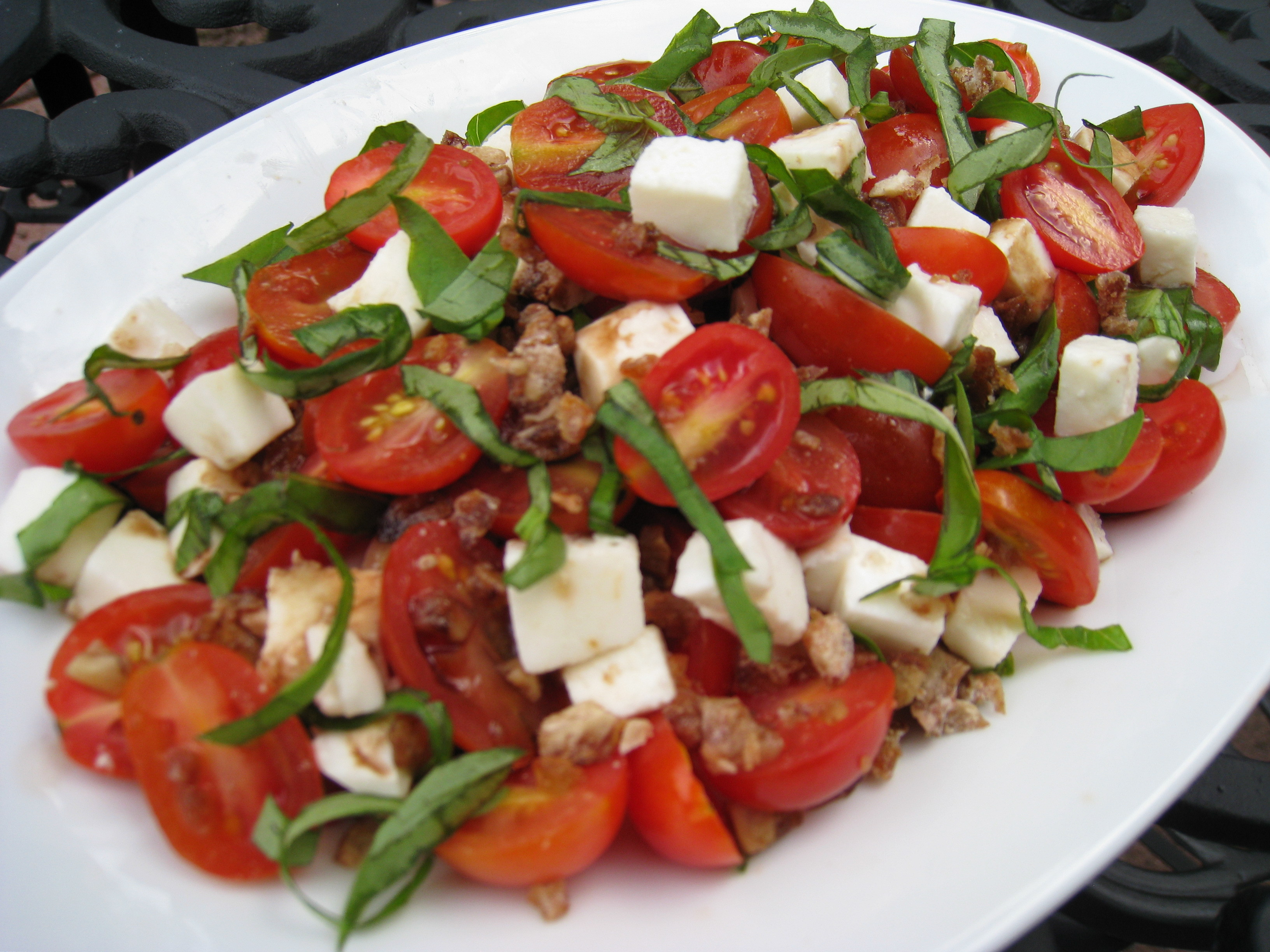 Mozzarella Tomato Salad
 Tomato Basil & Mozzarella Salad