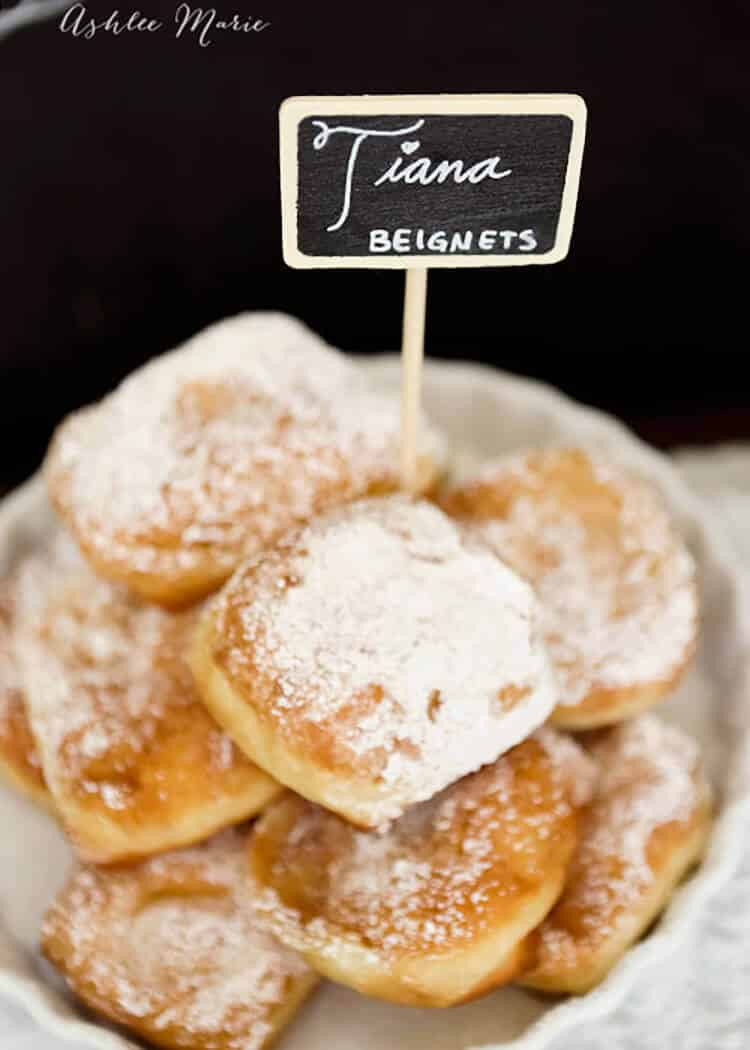 New Orleans Dessert Beignet
 Tiana Man Catching New Orleans Beignets