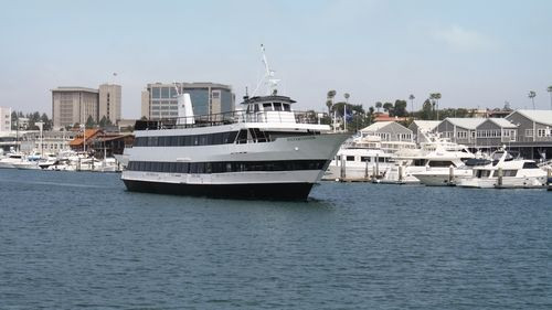 Newport Dinner Cruise
 Starlight Dinner Cruise from Newport Beach Orange County