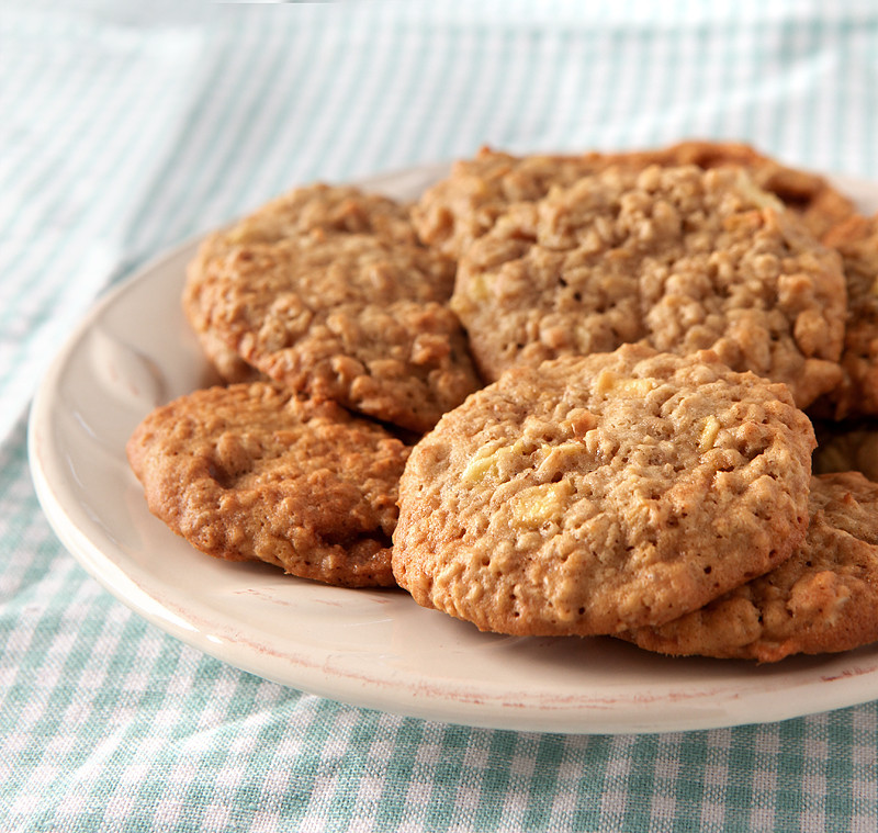 Oatmeal Apple Cookies
 Caramel Apple Oatmeal Cookies