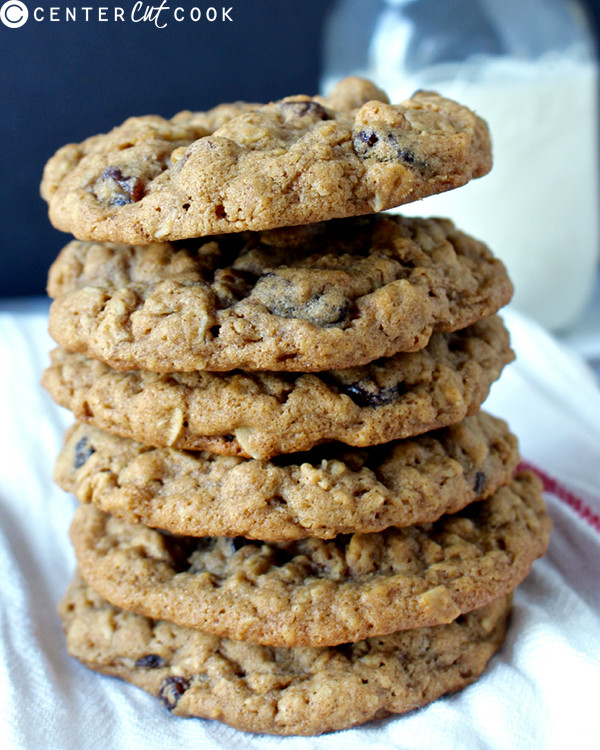 Oatmeal Molassas Cookies
 chewy oatmeal raisin cookies with molasses