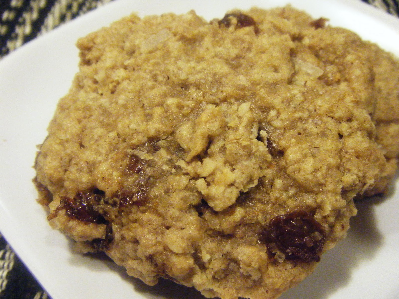 Oatmeal Molassas Cookies
 west side baker Oatmeal "Orange Molasses" Raisin Cookies