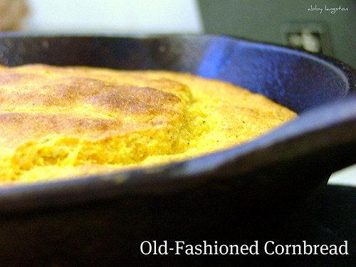 Old Fashioned Cornbread
 Confabulation in the Kitchen Old Fashioned Cornbread