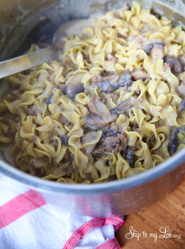 One Pot Beef Stroganoff e Pot Beef Stroganoff