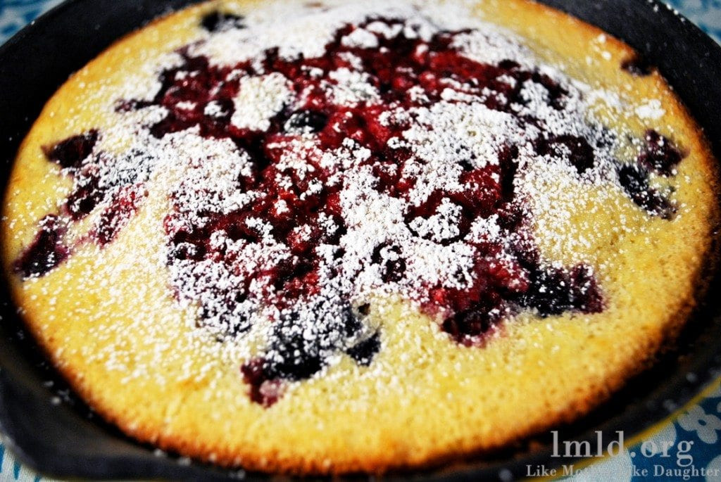 Oven Baked Pancakes
 oven baked pancake with berries Like Mother Like Daughter