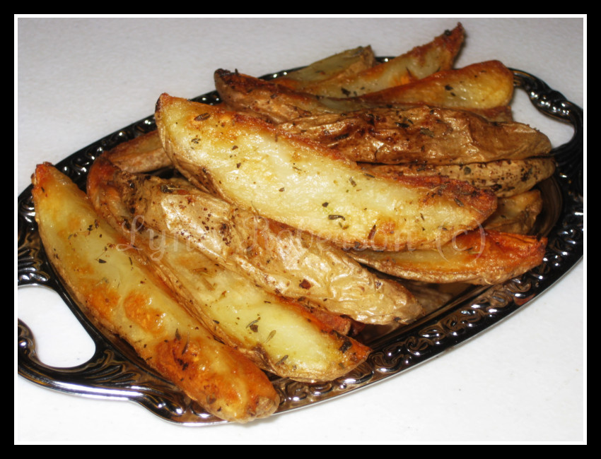 Oven Potato Wedges
 Bites and Pieces Oven baked potato wedges