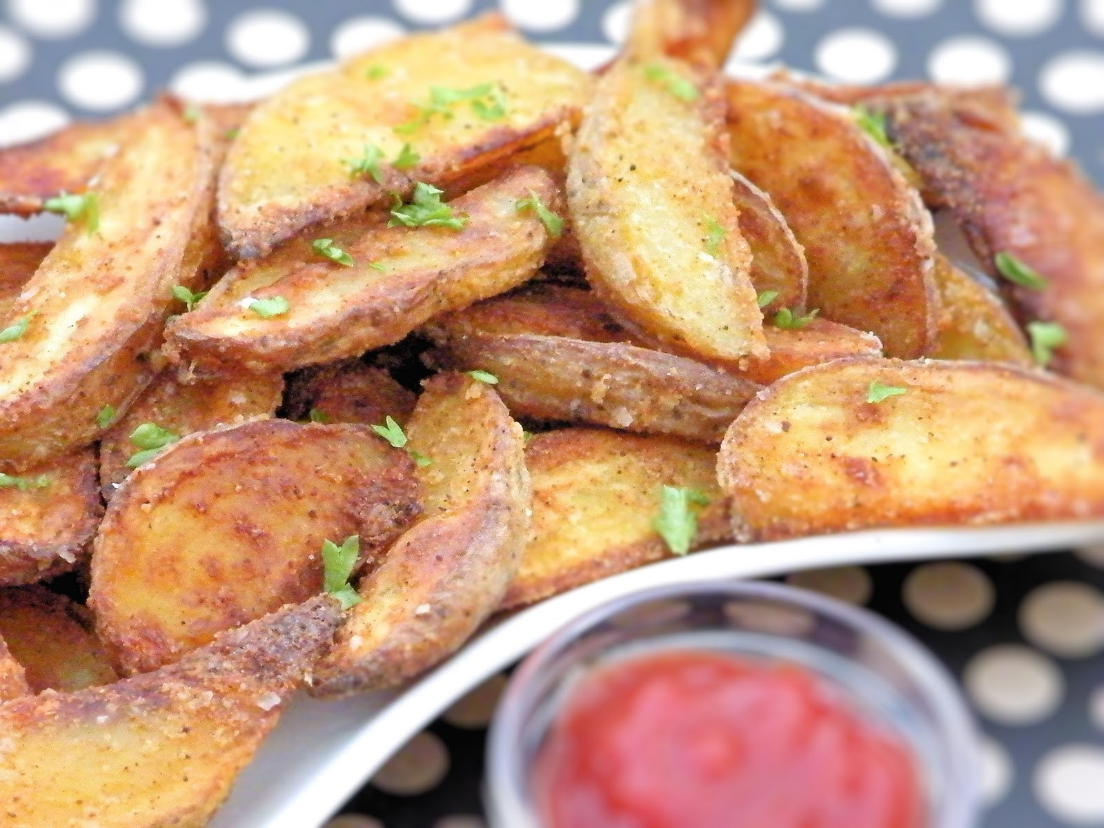 Oven Potato Wedges
 Vittles and Bits Oven Crisp Garlic Potato Wedges