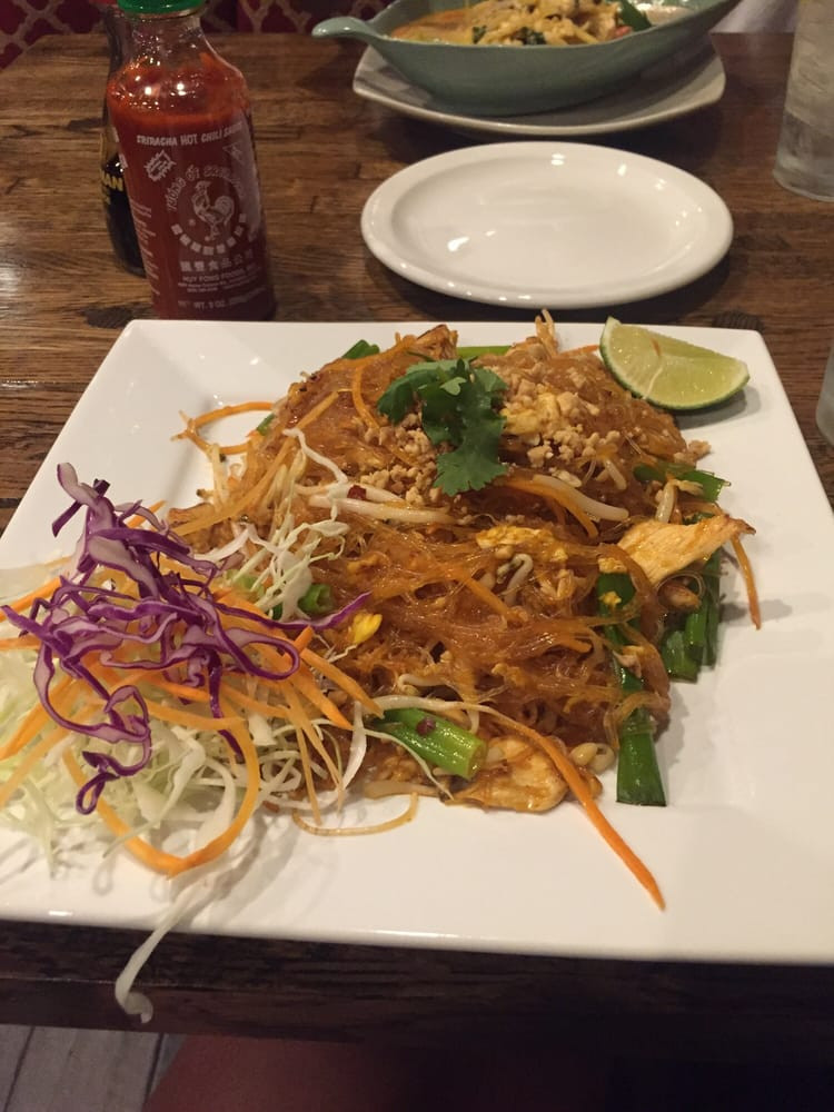 Pad Thai Norman
 Pad Thai with glass noodles and chicken Yelp