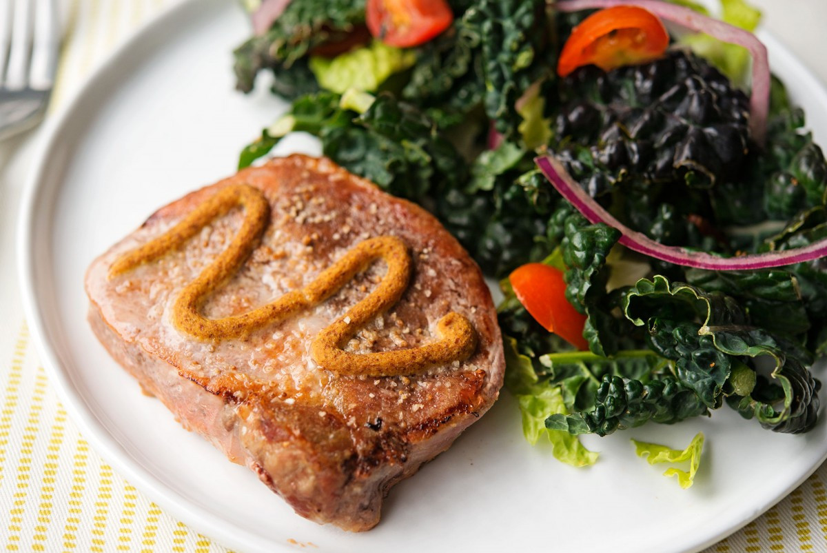 Paleo Pork Chops
 Garlic My Soul • Simple Paleo Pork Chops