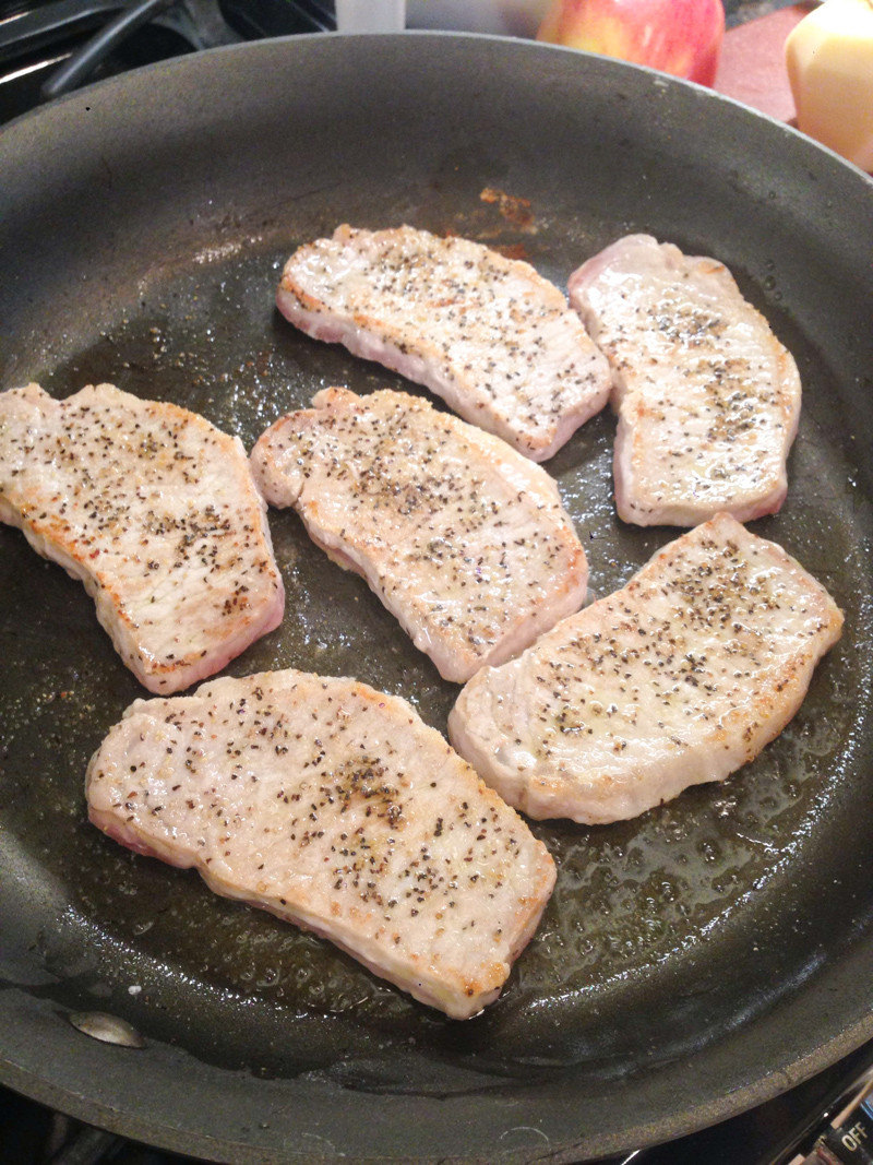 Pan Fried Thin Pork Chops
 pan fried thin pork chops