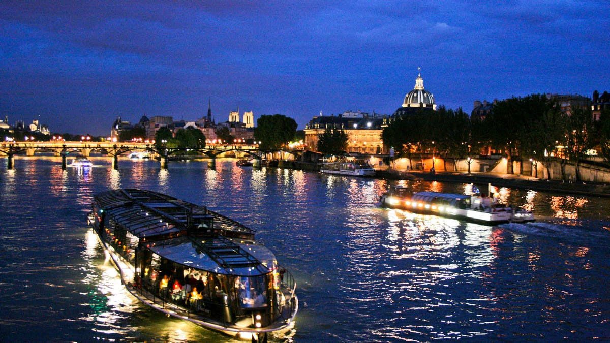 Paris Dinner Cruise
 Find the Best Paris Dinner Cruises Information Tips