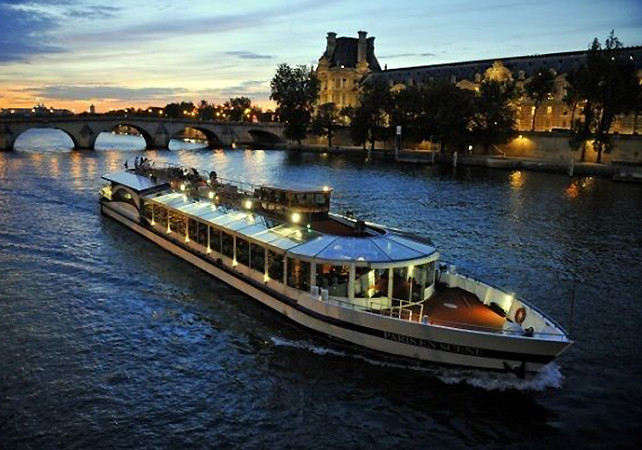 Paris Dinner Cruise
 Paris en Scène Dinner Cruise in Paris – Paris en Scène