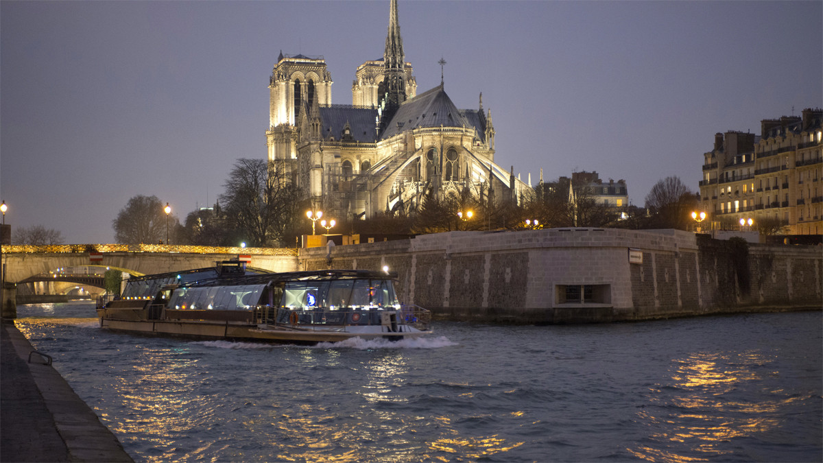 Paris Dinner Cruises
 7 Delectable Dinner Cruises in Paris