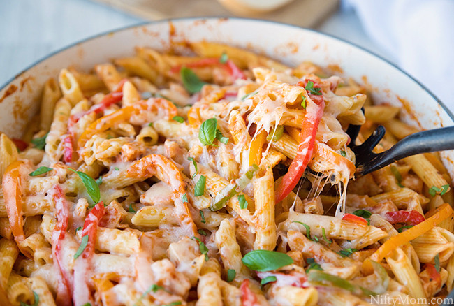 Pasta Idea For Dinner
 Chicken & Peppers Pasta Quick & Easy Dinner