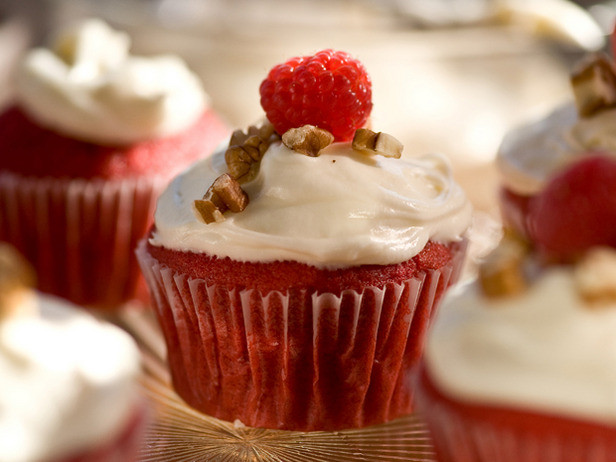 Paula Deen Red Velvet Cake
 Paula Deen Cake Recipes Red Velvet Cupcakes with Cream