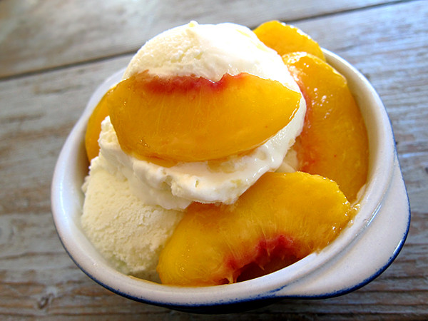 Peaches And Cream Dessert
 Easy Dessert Peaches and Cream