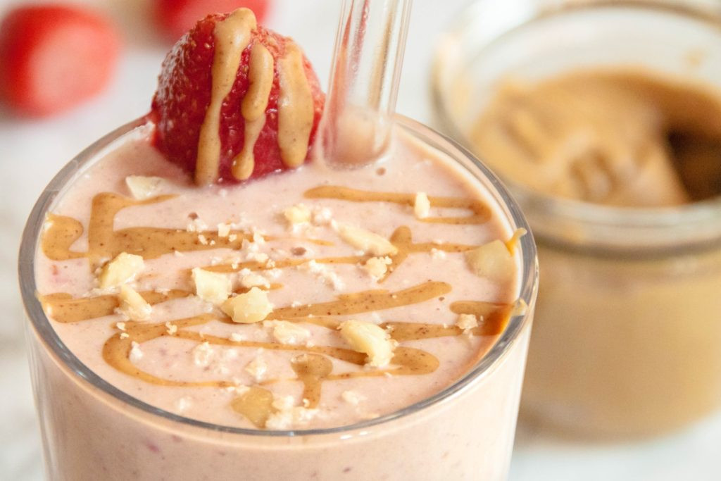 Peanut Butter And Jelly Smoothies
 Peanut Butter and Jelly Smoothie