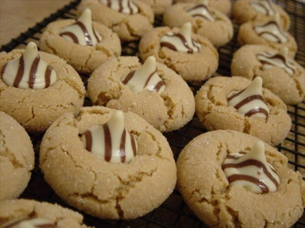Peanut Butter Cookies With Hershey Kiss
 Hersheys Kiss Peanut Butter Cookies Recipe Food