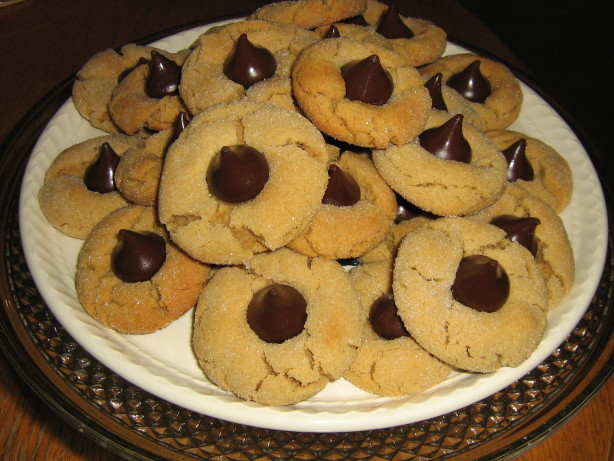 Peanut Butter Cookies With Hershey Kiss
 Peanut Butter Hersheys Kisses Cookies Recipe Food