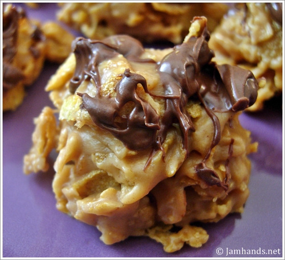 Peanut Butter Cornflake Cookies
 peanut butter cornflake cookies