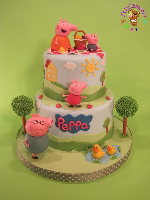 Peppa Pig Birthday Cake
 111 best images about Peppa Pig Cakes on Pinterest