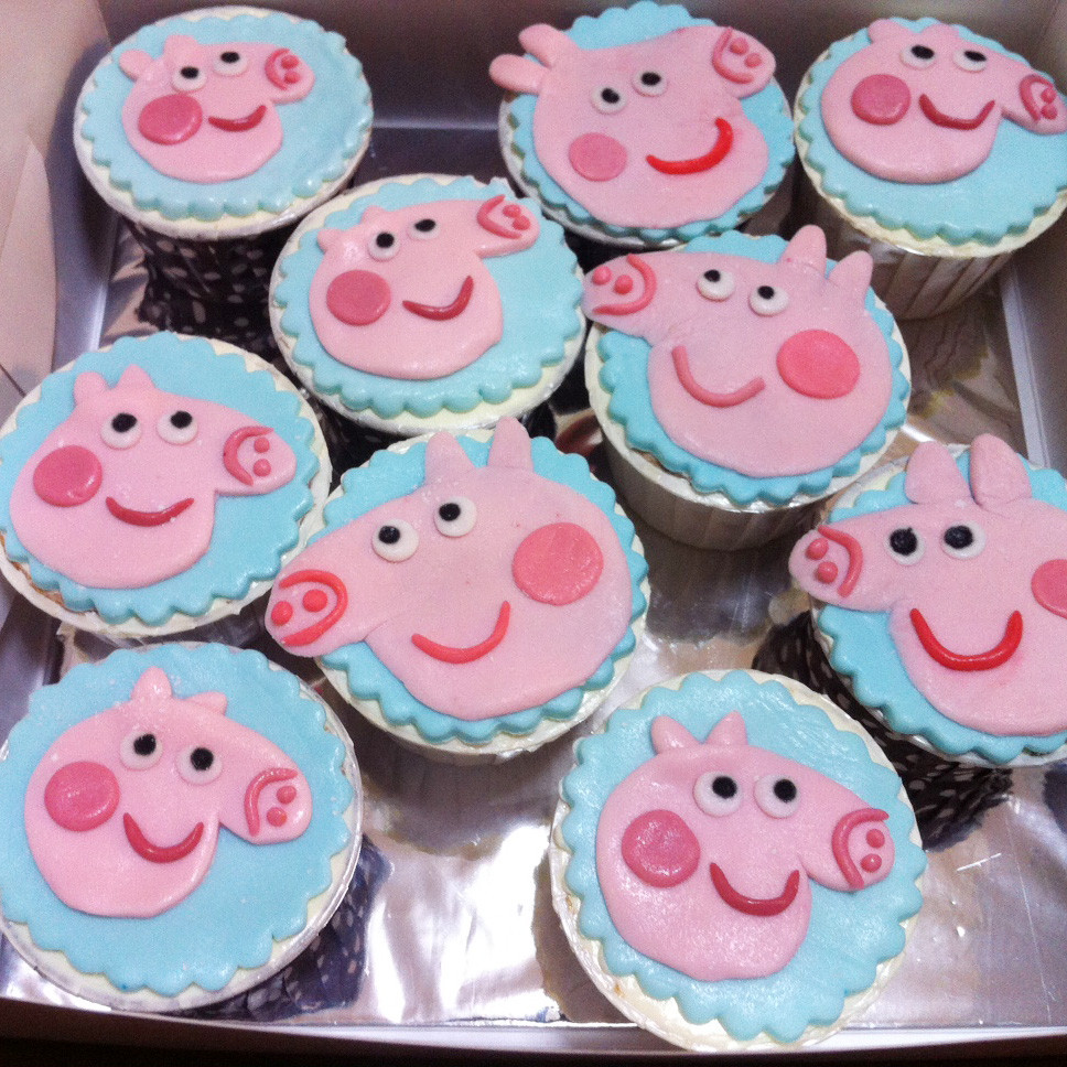 Peppa Pig Cupcakes
 meltz Peppa pig cupcakes