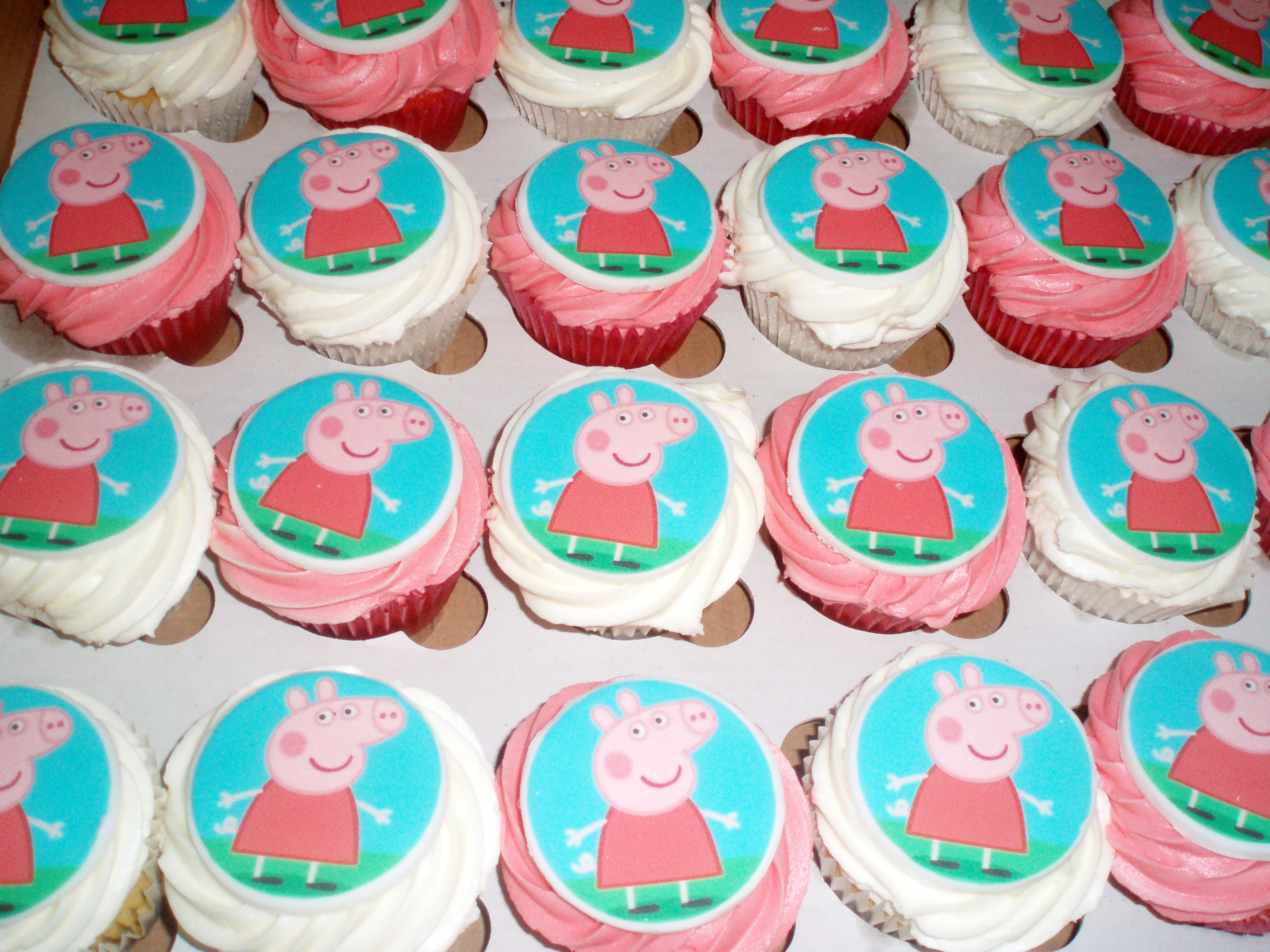 Peppa Pig Cupcakes
 Cake Tales Notorious P I G