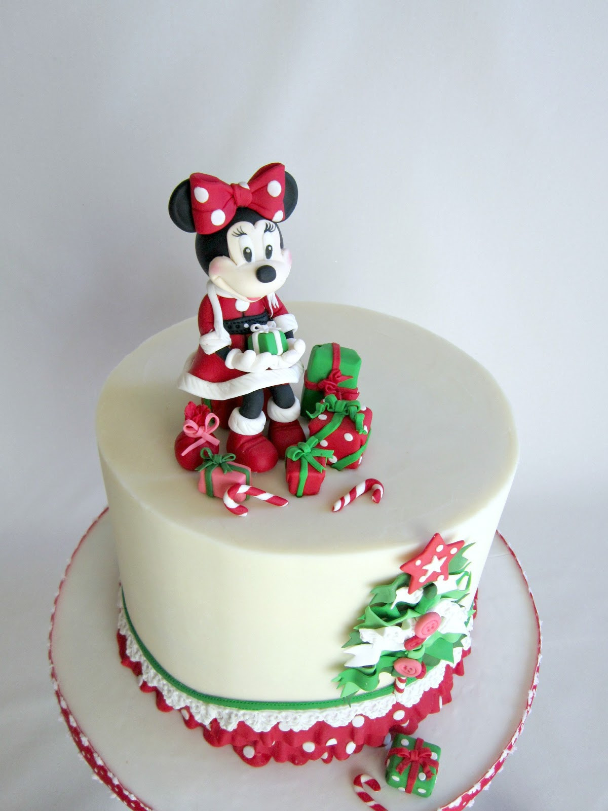 Picture Of Birthday Cake
 Delectable Cakes Adorable Minnie Mouse Christmas