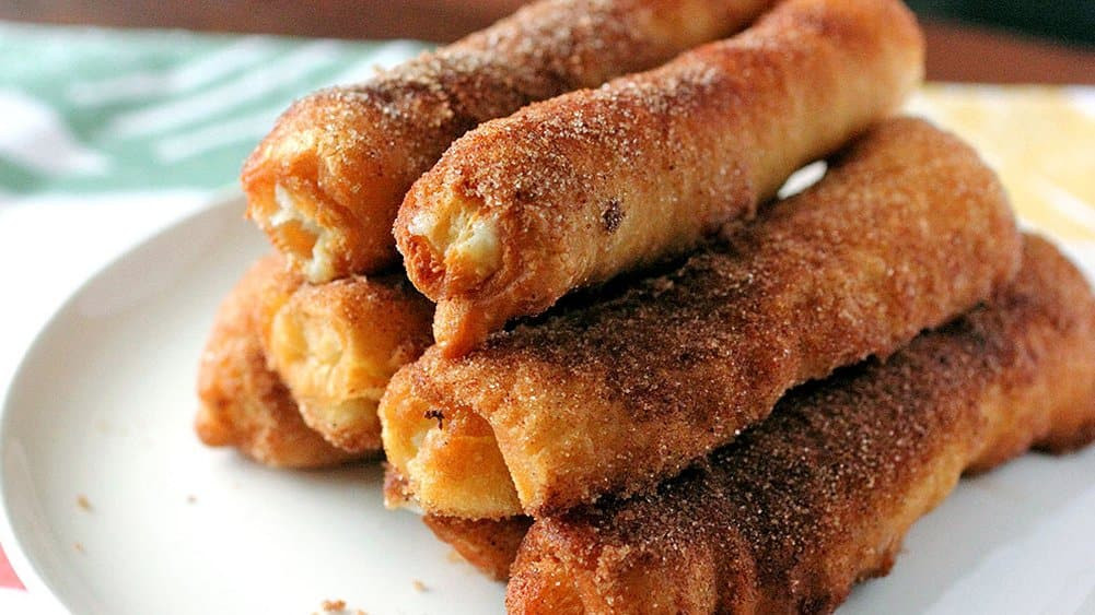 Pillsbury Crescent Roll Dessert Recipes
 Crescent Cheesecake Roll Ups Exist And They re Amazing