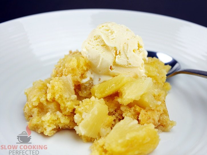 Pineapple Dump Cake
 Simple 3 Ingre nt Slow Cooker Pineapple Dump Cake Slow