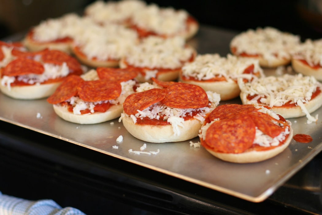 Pizza Bagels Recipe
 How to Make Pizza Bagels aka hot weather pizza The