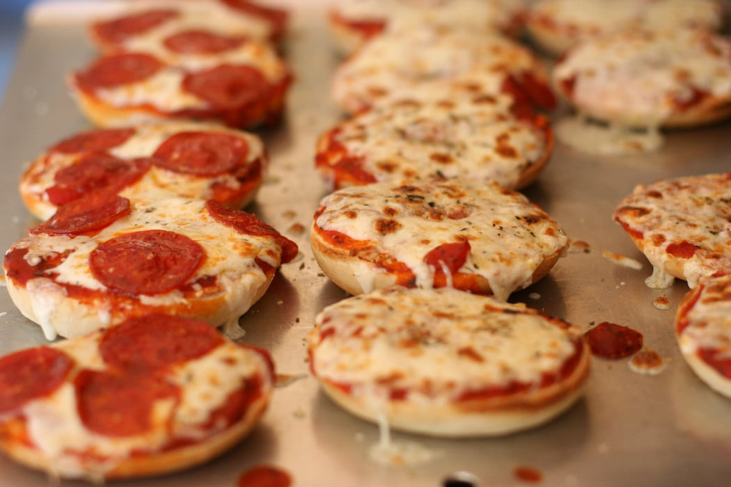 Pizza Bagels Recipe
 How to Make Pizza Bagels aka hot weather pizza The