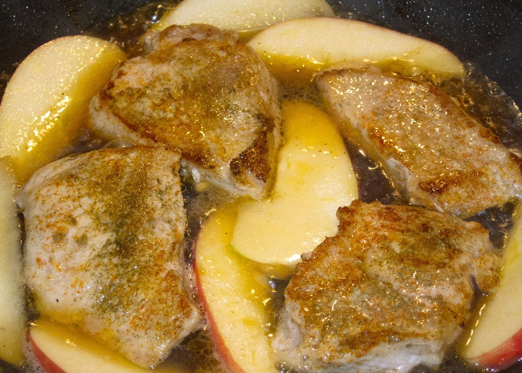 Pork Chops And Apples Recipe
 Spices For Health Apple Pork Chops Recipe MomStart