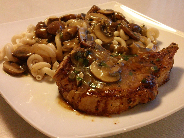 Pork Chops And Mushrooms
 pork chops in mushroom sauce oven