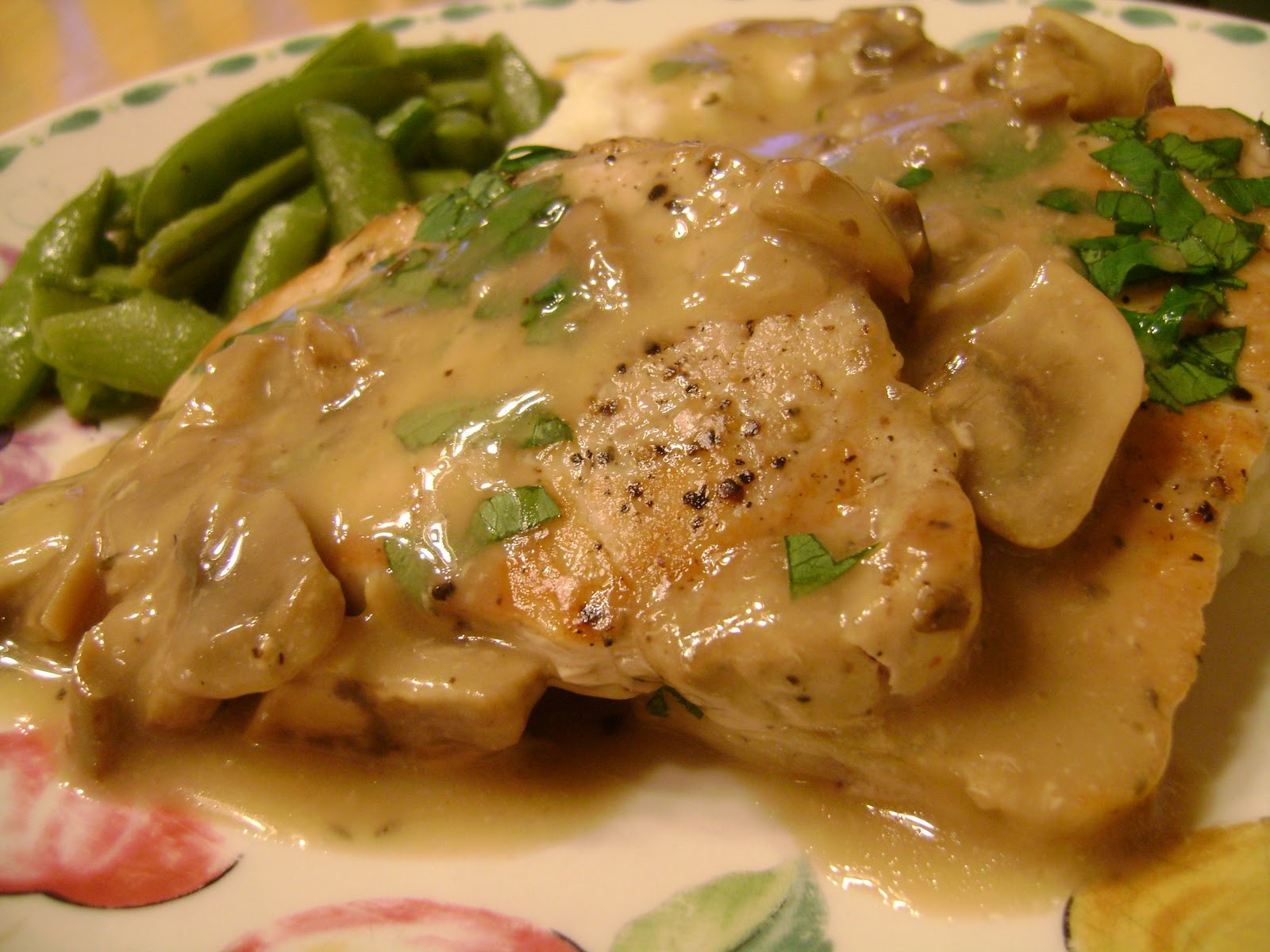 Pork Chops And Mushrooms
 Mushroom Pork Chops