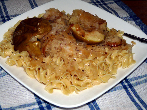 Pork Chops And Sauerkraut
 Baked Pork Chops with Sauerkraut and Apples