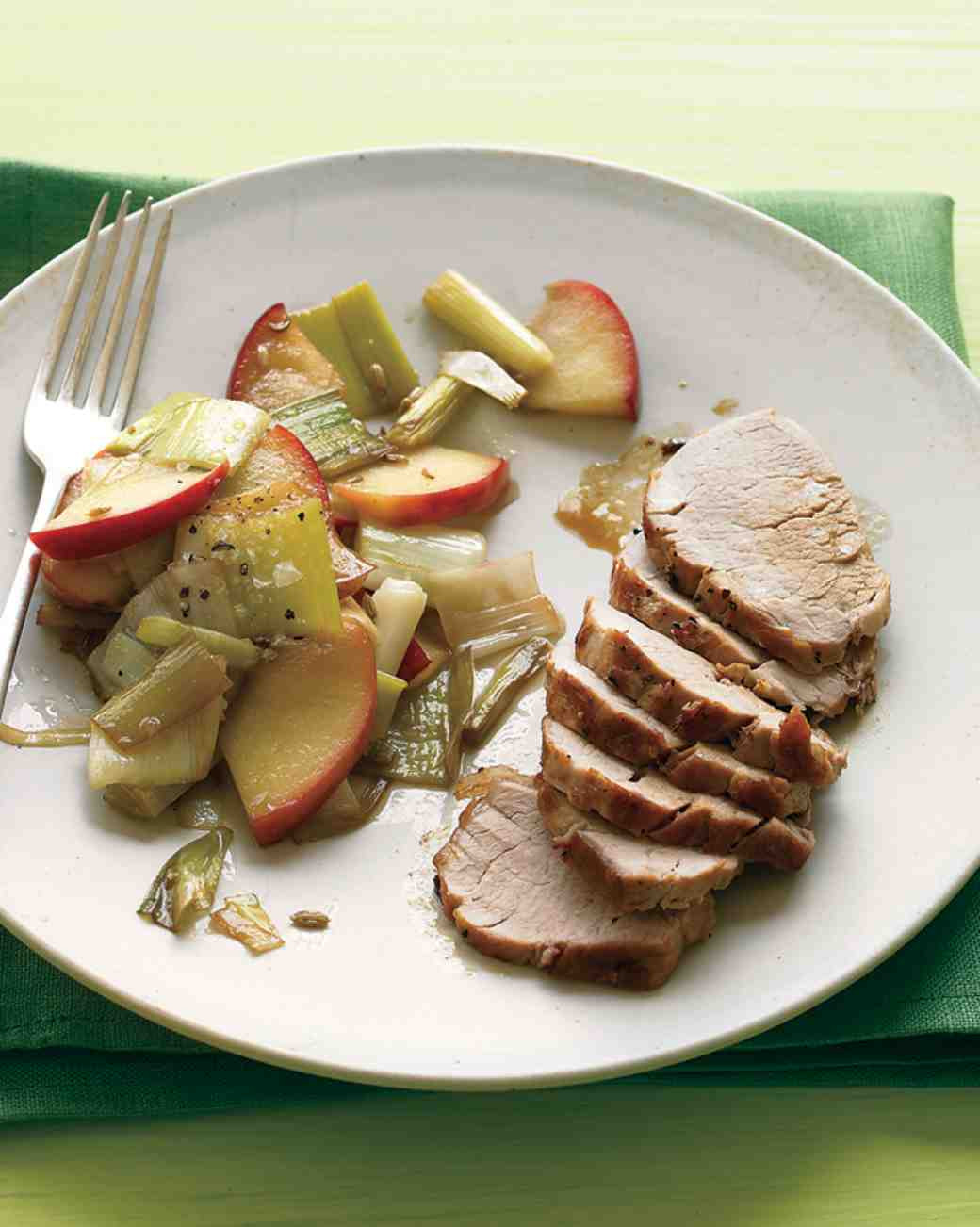 Pork Loin With Apples
 Pork Tenderloin with Sauteed Apples and Leeks Recipe from