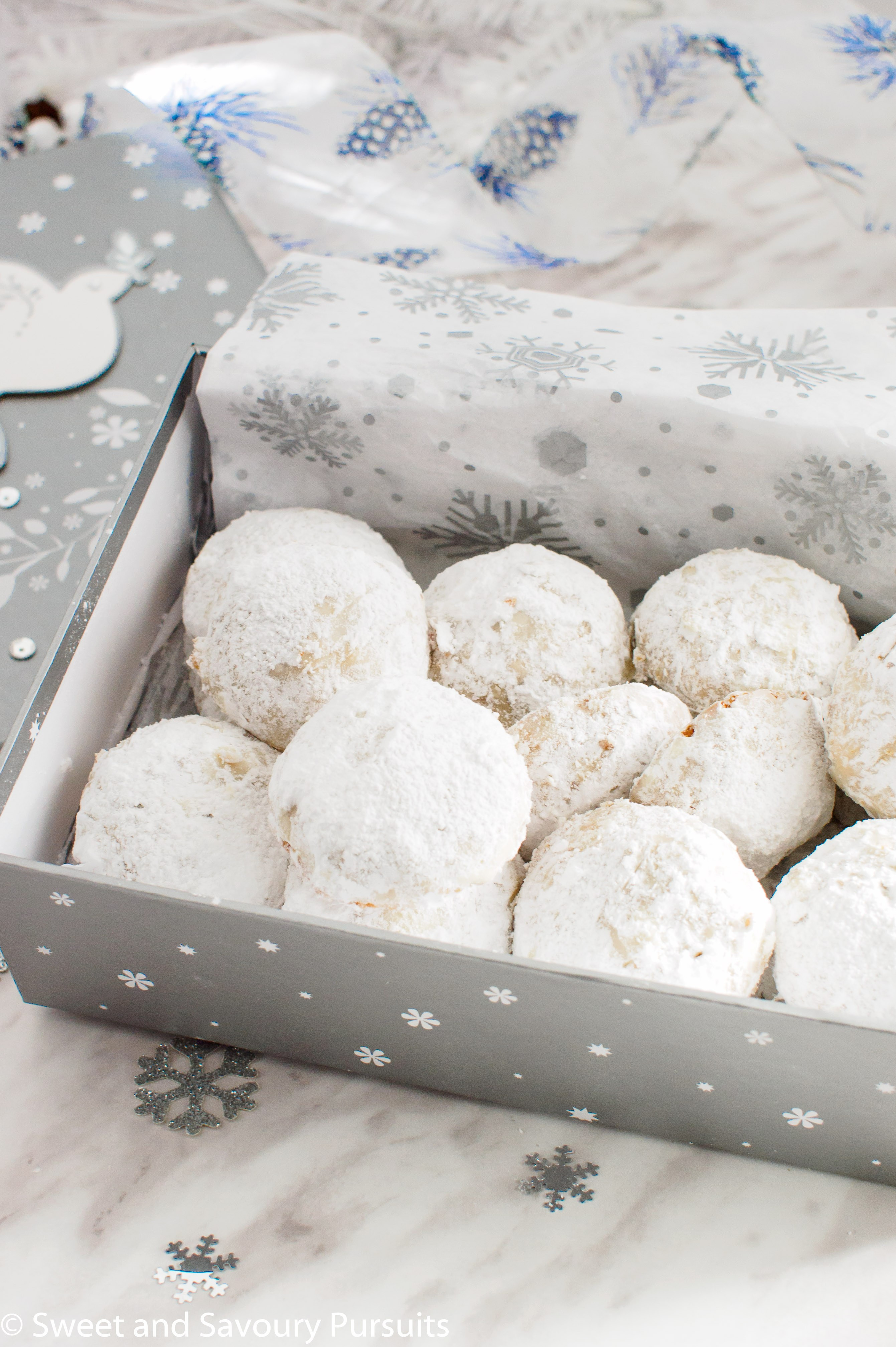 Powdered Sugar Icing For Cookies
 Powdered Sugar Almond Cookies Sweet and Savoury Pursuits