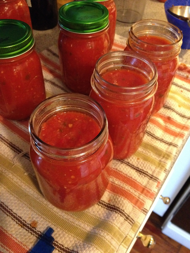 Pressure Canning Tomato Sauce
 Canning Spaghetti Sauce in a Pressure Canner