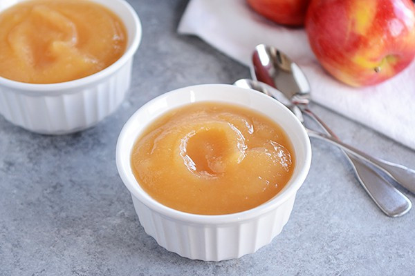 Pressure Cooker Applesauce
 Quick and Easy Pressure Cooker Applesauce